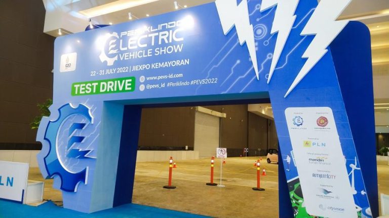 master_Gjp994T24T_551_ingin_test_drive_kendaraan_listrik_di_pevs_2022
