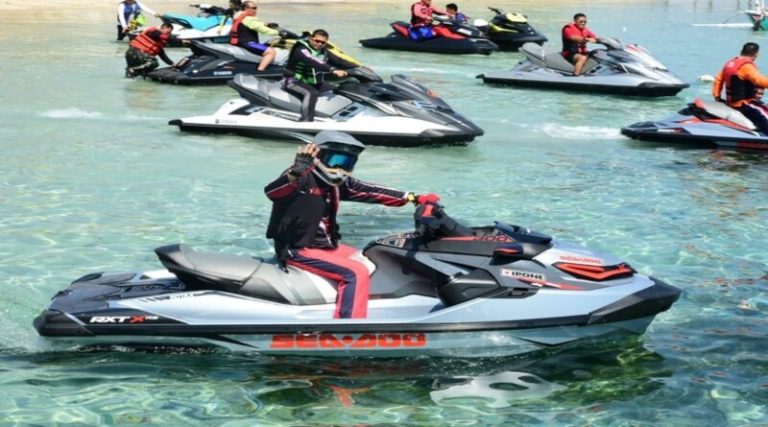 Aksesoris-Wajib-Buat-Kalian-Yang-Gemar-Olahraga-Jet-Ski (1)