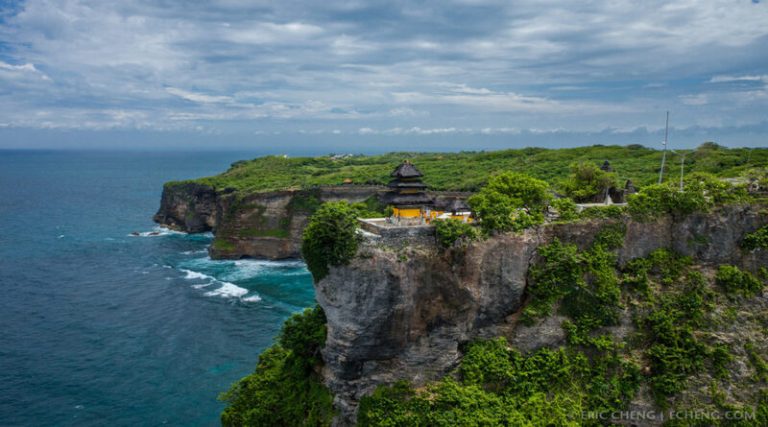 Keindahan-Pura-Luhur-Uluwatu-Bali-1024x678 (1)
