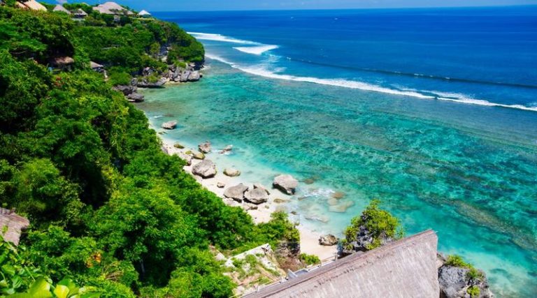 pantai-bingin-yang-indah (1)