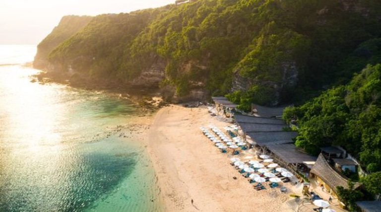sundays-beach-club-ungasan (1)