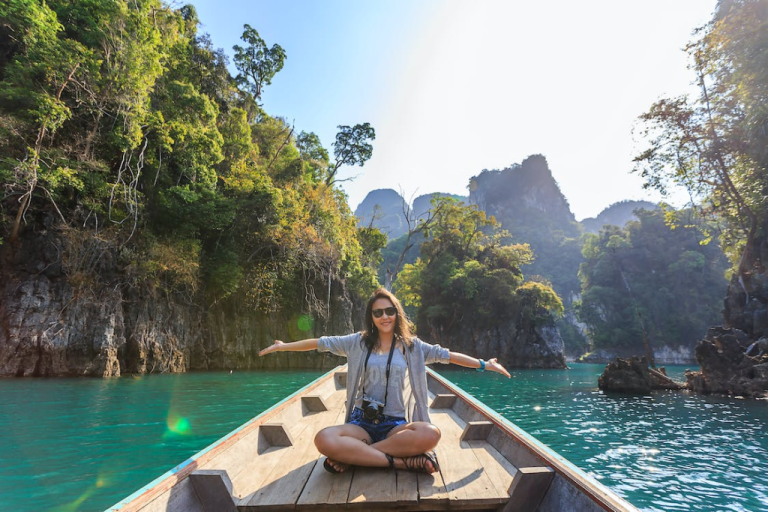 wanita berwisata
